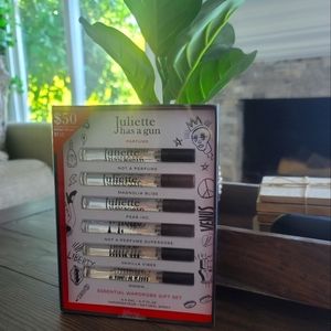 Juliette Has A G....